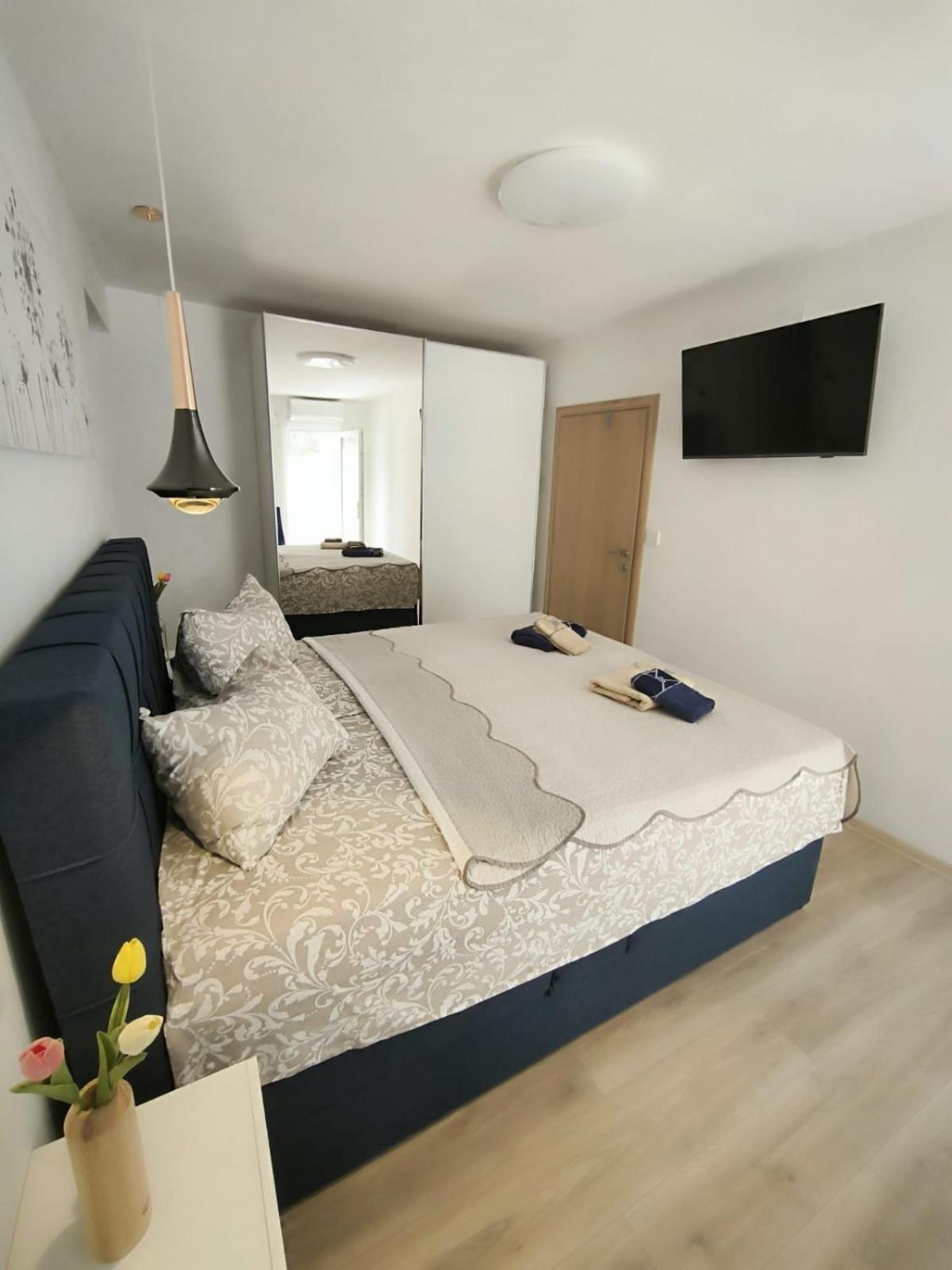 Apartment And Room Hudoletnjak Šilo Pokój zdjęcie